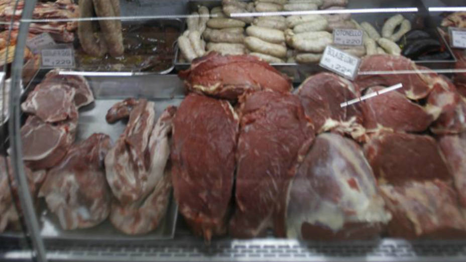 Cortes de carne de este lunes 26 de octubre de 2015, en la carnicería Rambla en Montevideo. EFE