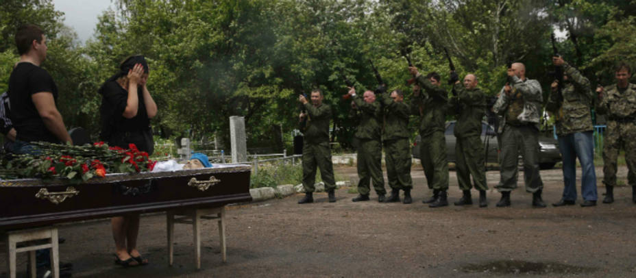Funeral por un soldado prorruso en el este de Ucrania. REUTERS