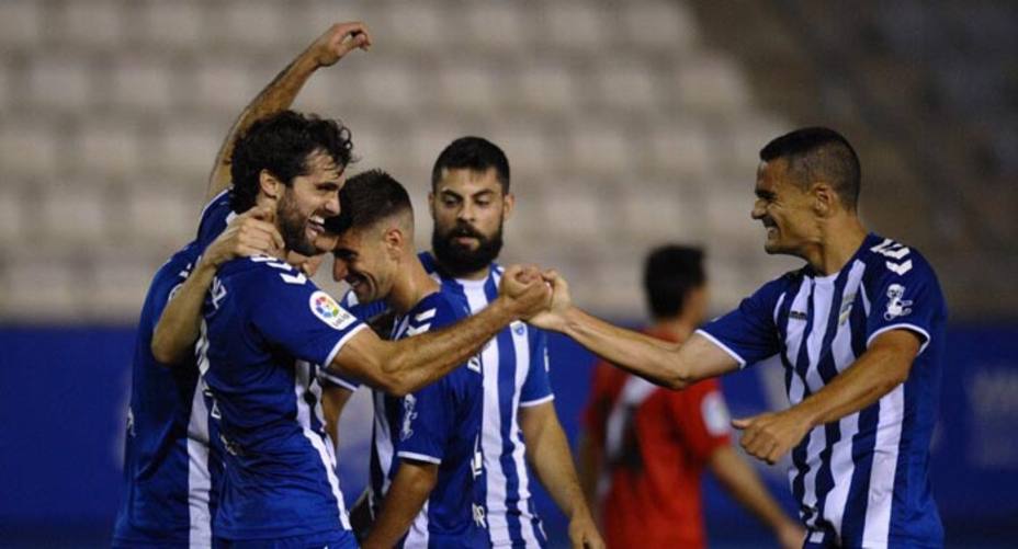 Los jugadores del Lorca celebrando un gol