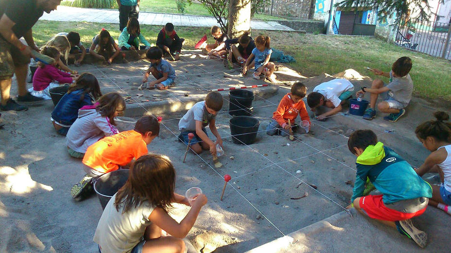 Excavaciones en la semana de la prehistoria de Villanúa