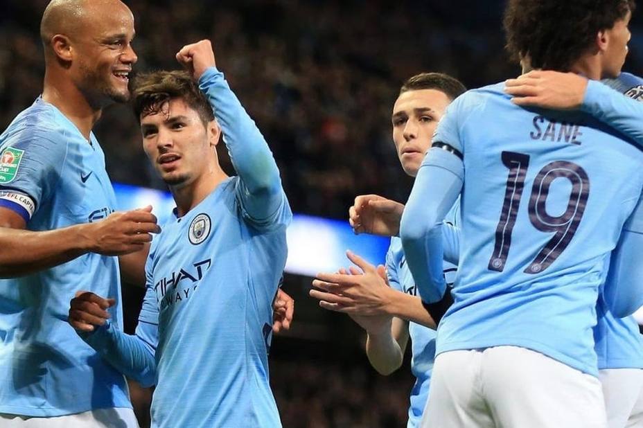 El Manchester City se mete en cuartos de Copa con un doblete del malagueño Brahim Díaz