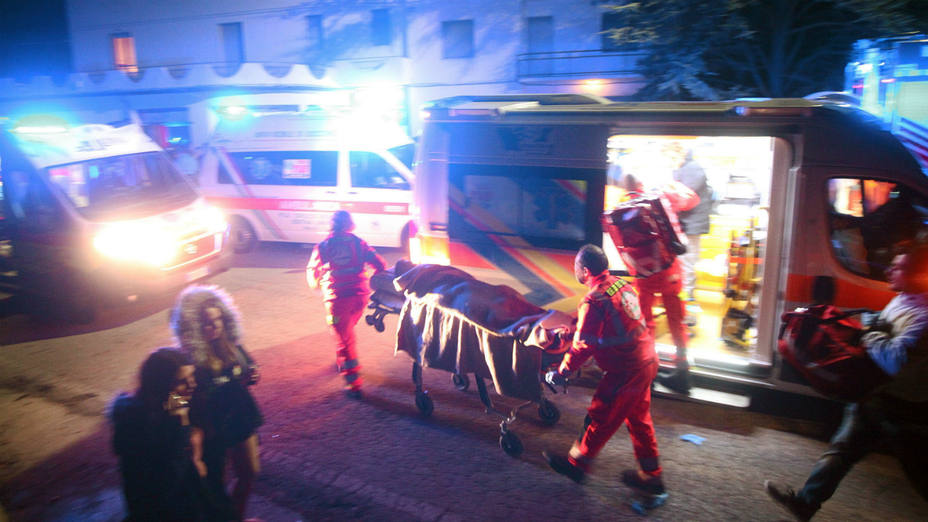 Rescatan un cadáver de la discoteca Lanterna Azzurra de Italia