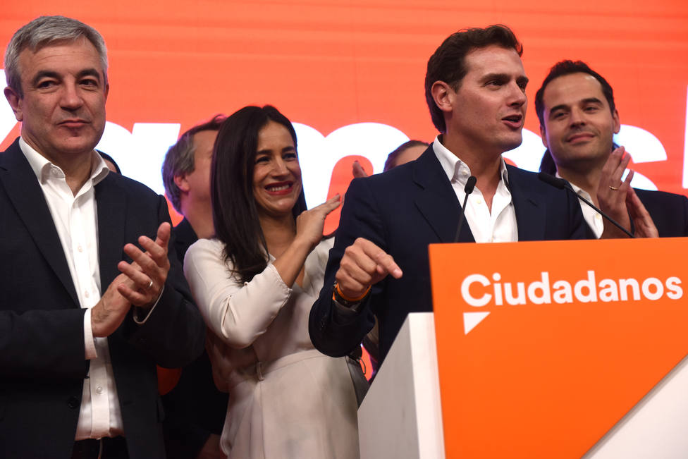 Rivera destaca el aumento de concejales y diputados de Ciudadanos y celebra la derrota de Carmena y Gabilondo