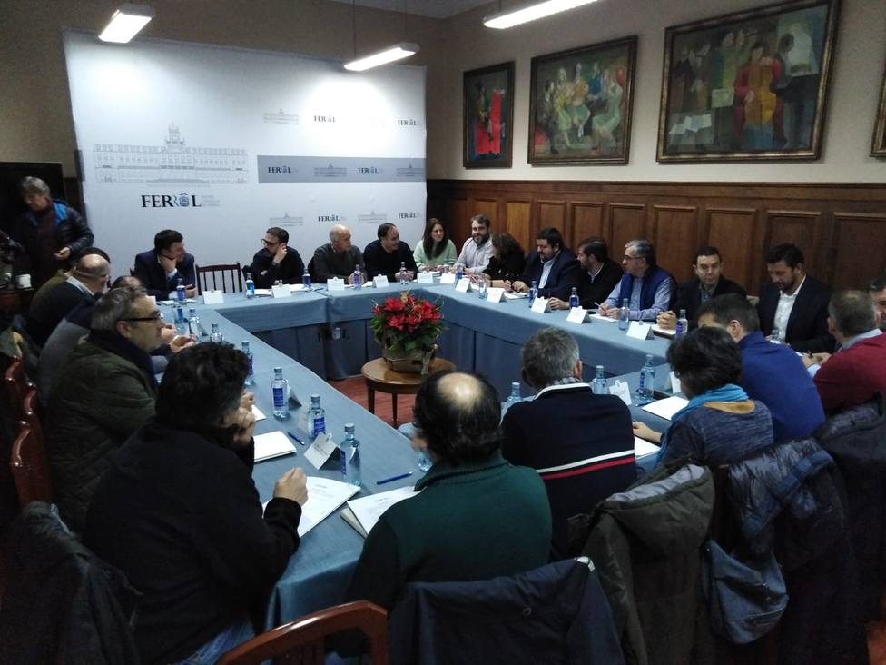 El primero encuentro entre alcaldes, sindicatos y empresarios se celebró el 9 de enero