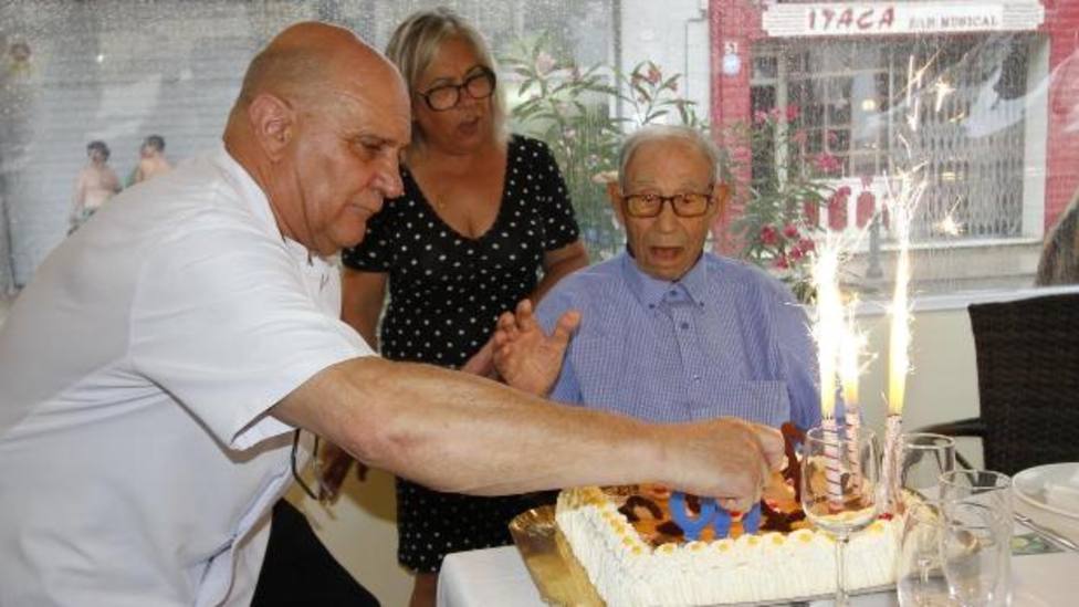 Joaquim Illas celebrando su 110 cumpleaños