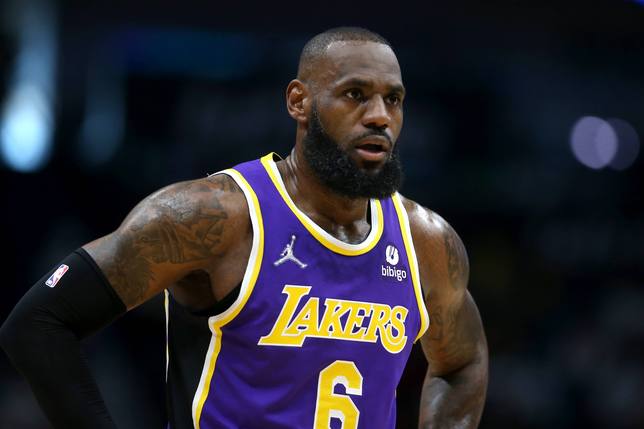 LeBron James renueva con los Lakers por dos años y 97.1 millones