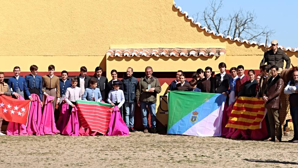 Los alumnos de las escuelas taurinas de Cataluña y Navas del Rey en tierras zamoranas