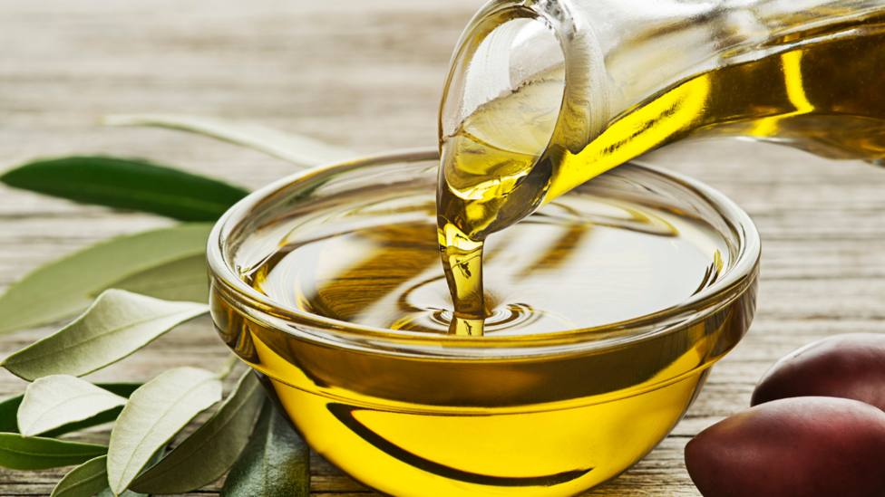 El aceite de oliva en España: ¿Cuántas veces podemos reutlizar este producto y qué beneficios tiene?