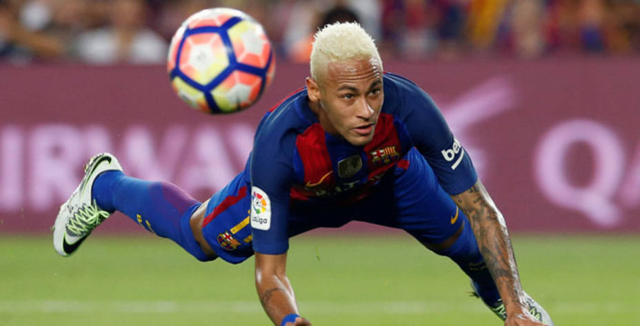 Neymar explicó los motivos por los que ha decidido seguir en el Barcelona. Reuters.