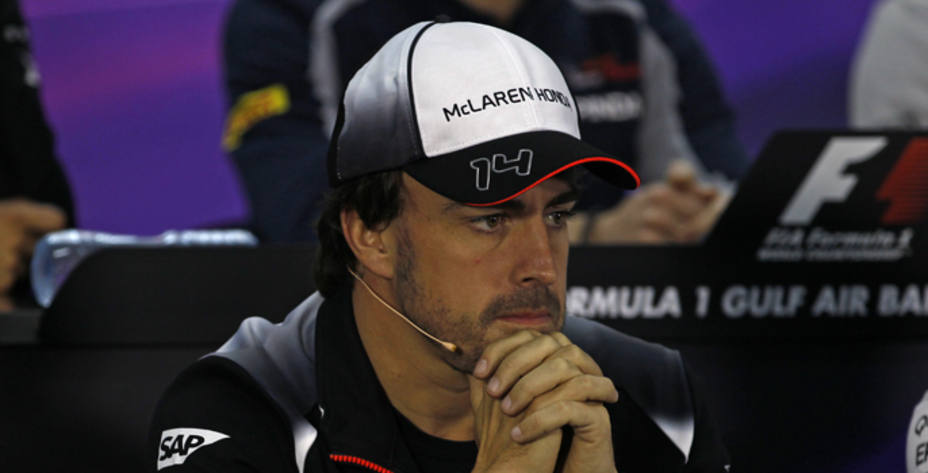 Fernando Alonso, en rueda de prensa. (FOTO - REUTERS)