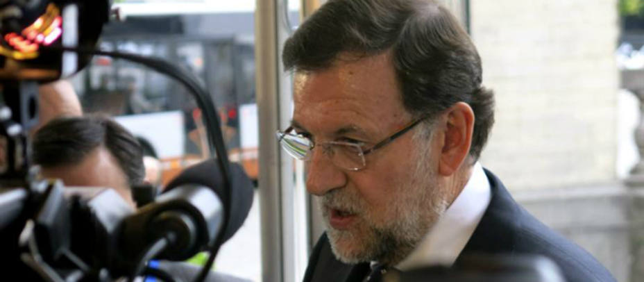 Mariano Rajoy habla con los medios a su llegada a Bruselas. EFE