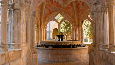 Monasterio de Poblet: las cinco iglesias más bonitas que tienes que visitar si viajas a Cataluña