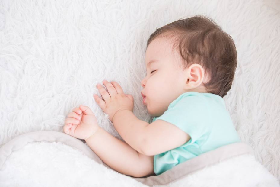 Una revisión de estudios concluye que los niños que duermen mal tienen un desarrollo más lento