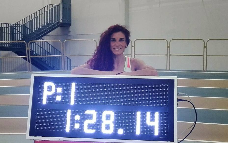 Laura Bueno bate el récord de España de los 600 metros en pista cubierta
