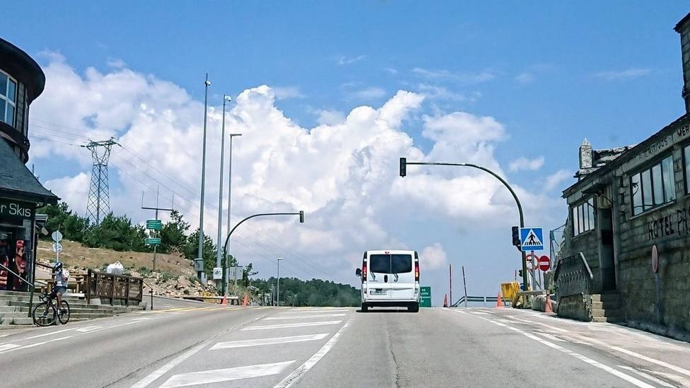 Los semáforos, al coronar el Puerto de Navacerrada /Foto:Venta Marcelino