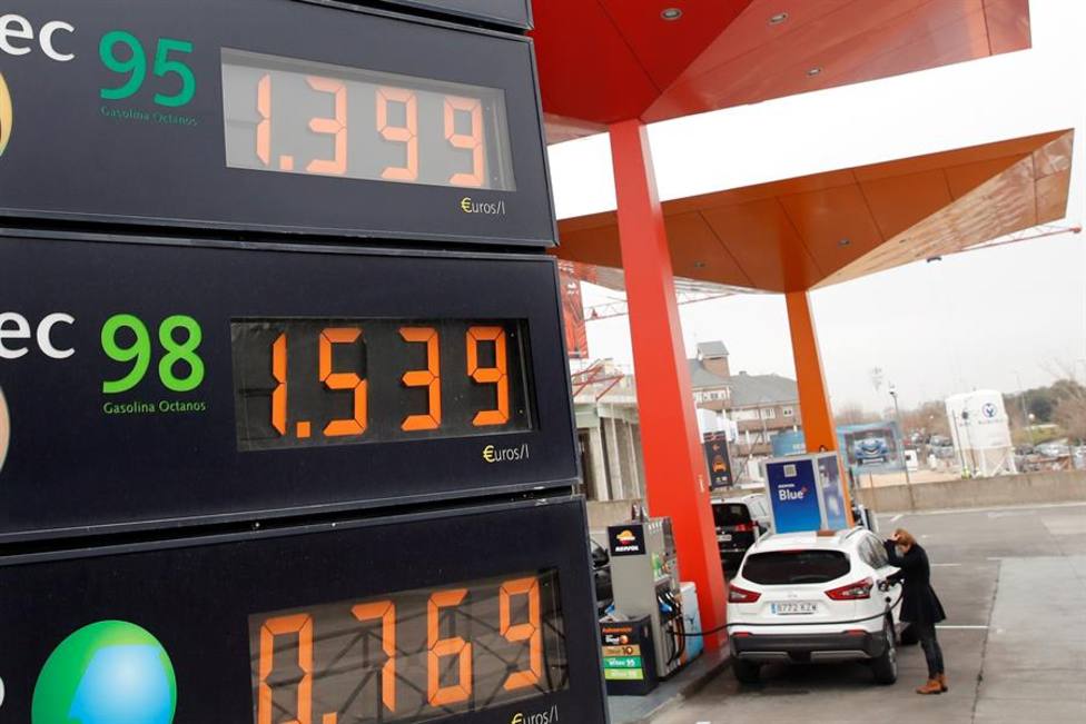El precio de las gasolinas y la electricidad hacen que el IPC de junio suba 6 décimas