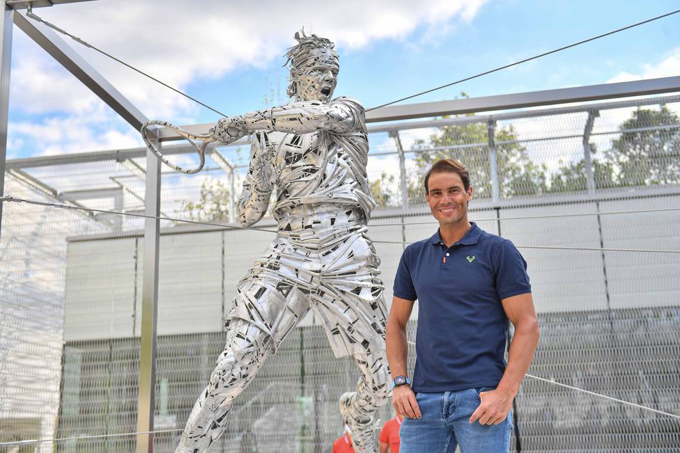 Tenis.-Roland Garros ensalza a Rafa Nadal con una estatua