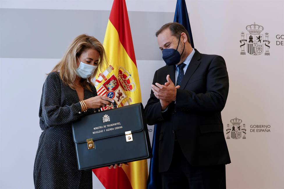 La nueva ministra de Transporte Raquel Sánchez recibe la cartera de José Luis Ábalos