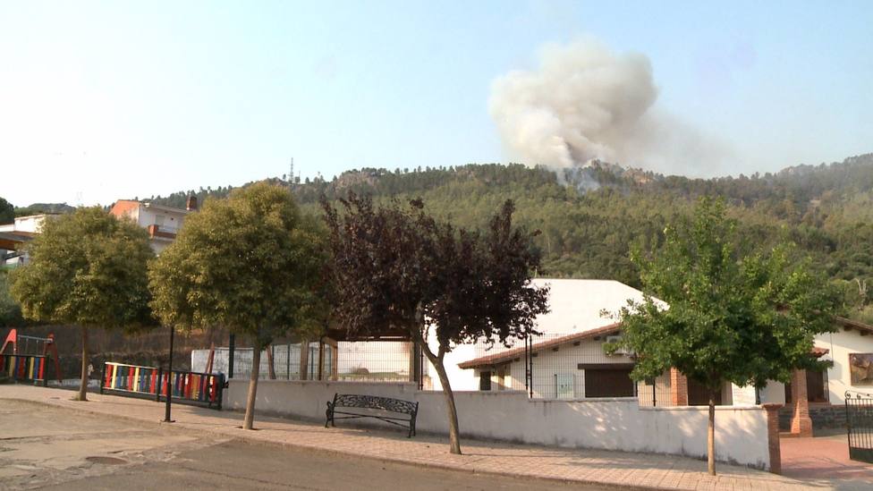 Incendios.- La delegada del Gobierno dice que ahora mismo no hay riesgo de que el fuego llegue a la Central de Almaraz