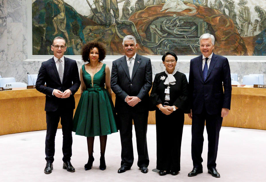 Los ministros de Exteriores alemán, sudafricana, dominicano, indonesia y el belga, en la sede de la ONU. EFE