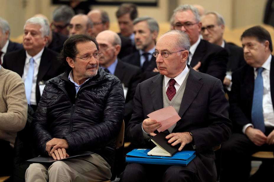 El expresidente de Bankia Rodrigo Rato (derecha)