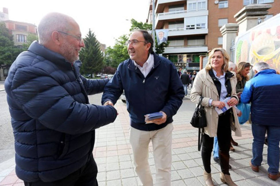 Igea exige al PP en Castilla y León que dejen de ser alcaldes los que lleven ocho años