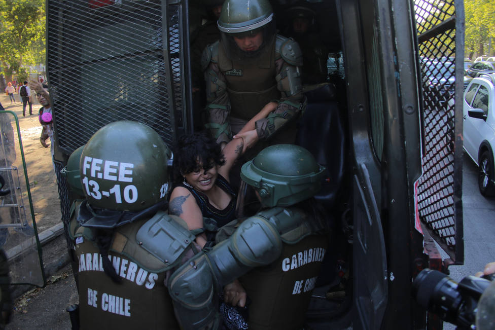 Carabineros ha propuesto la baja de 20 agentes desde el estallido de las protestas en Chile