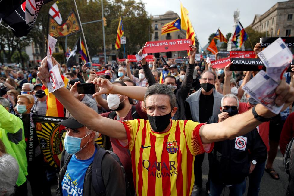 El Rey y Pedro Sánchez ya están en Barcelona en medio de protestas independentistas
