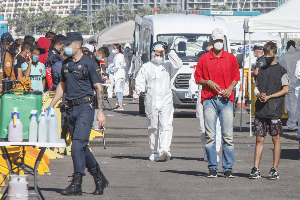 Once terroristas encarcelados han entrado en España entre migrantes desde el año 2018, según el Gobierno