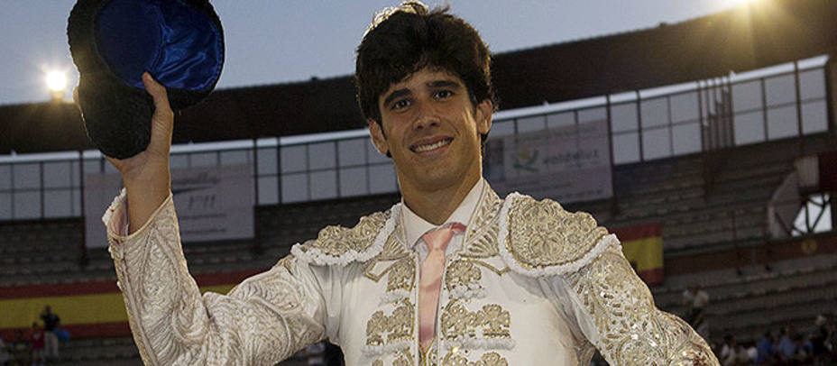 Alberto López Simón en su salida a hombros en Colmenar Viejo en la temporada 2014. IVÁN DE ANDRÉS