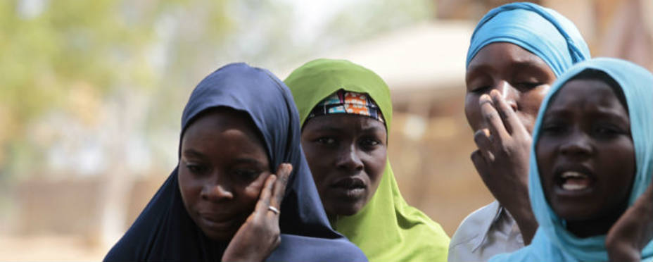 Varias mujeres en un campo de refugiados tras ser atacado su pueblo por Boko Haram. Reuters