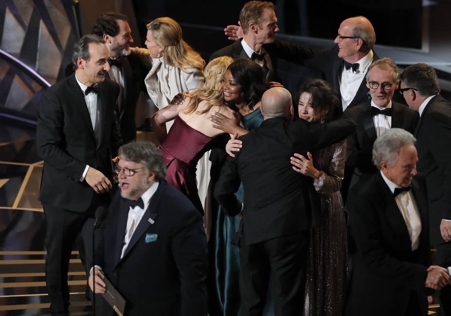 Guillermo del Toro recoge el Oscar a mejor película por La forma del agua