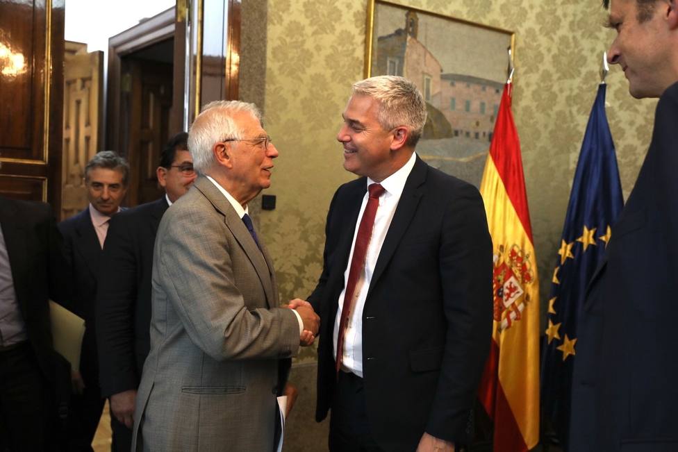 El ministro británico para la Salida de la Unión Europea ha asegurado que los lazos con España se mantendrán