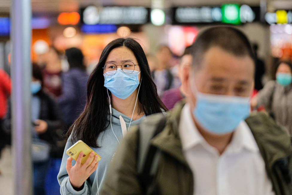 China eleva a 25 los muertos por el nuevo coronavirus y a 830 los casos confirmados