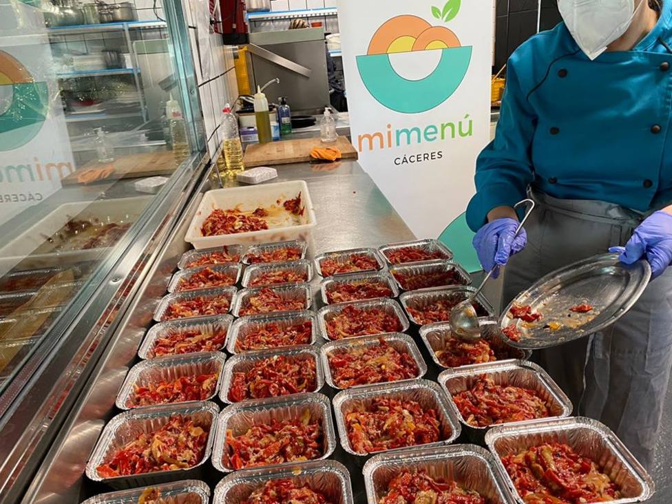 Mimenú finaliza su proyecto con 10.000 menús y 20.000 tuppers cocinados en Cáceres