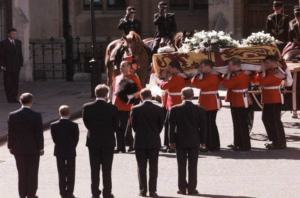 Se celebran 23 años desde el funeral de Diana de Gales: aquí las cifras de su funeral