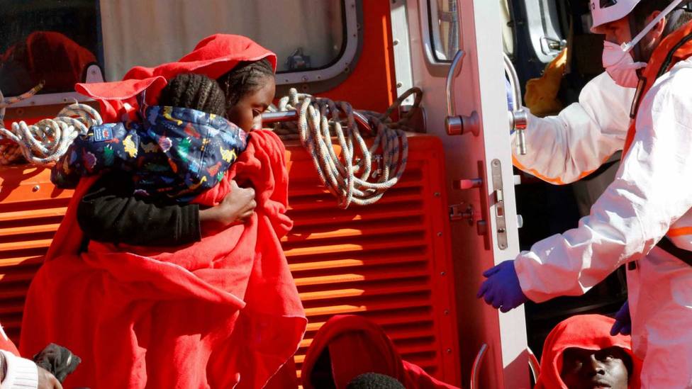 Rescatan dos pateras con 33 migrantes al sur de Gran Canaria y una tercera llega a Fuerteventura