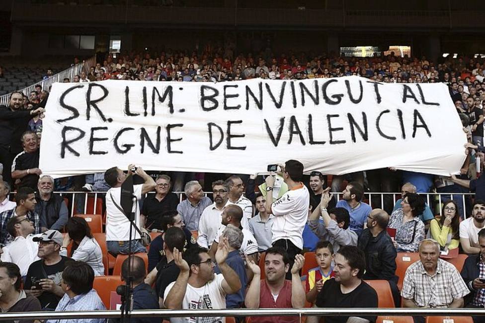 Cartel de bienvenida a Lim a su llegada a Valencia en 2014