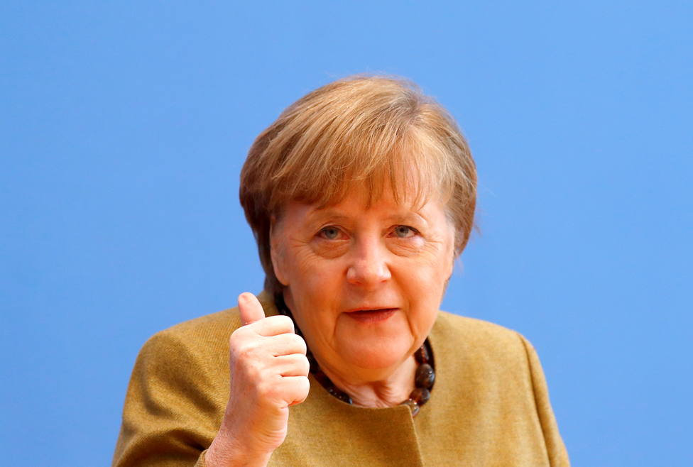 Merkel asegura estar dispuesta a colaborar con Rusia para producir y distribuir la vacuna rusa