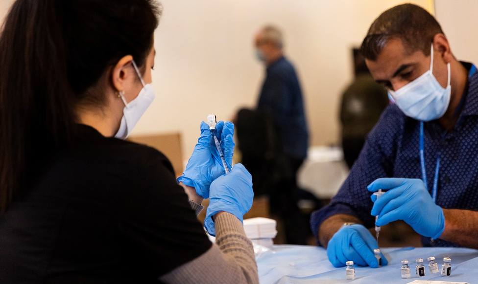 Nueva York probará una tarjeta de identificación para personas vacunadas y negativos