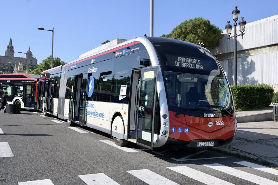 TMB encarga 210 autobuses eléctricos e híbridos para renovar y descarbonizar la flota.