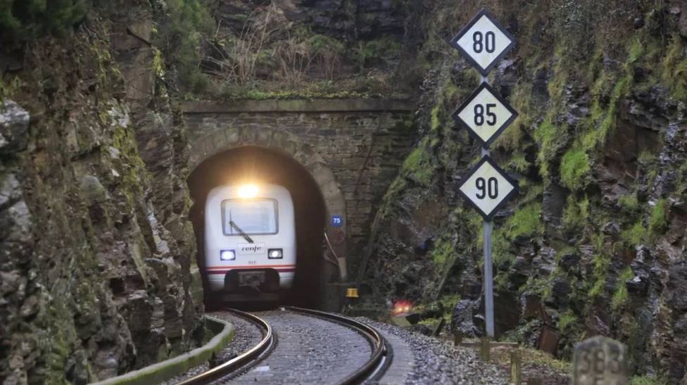 Uno de los túneles del tramo de ferrocarril entre Monforte y Ourense