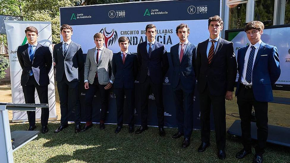 Los ocho novilleros que tomarán parte en el III Circuito de Novilladas de Andalucía