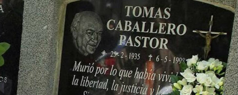 Tumba de Tomás Caballero, asesinado por ETA en 1998. Fto @maria_caballero