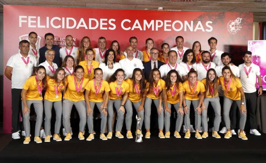 La selección española femenina sub-19