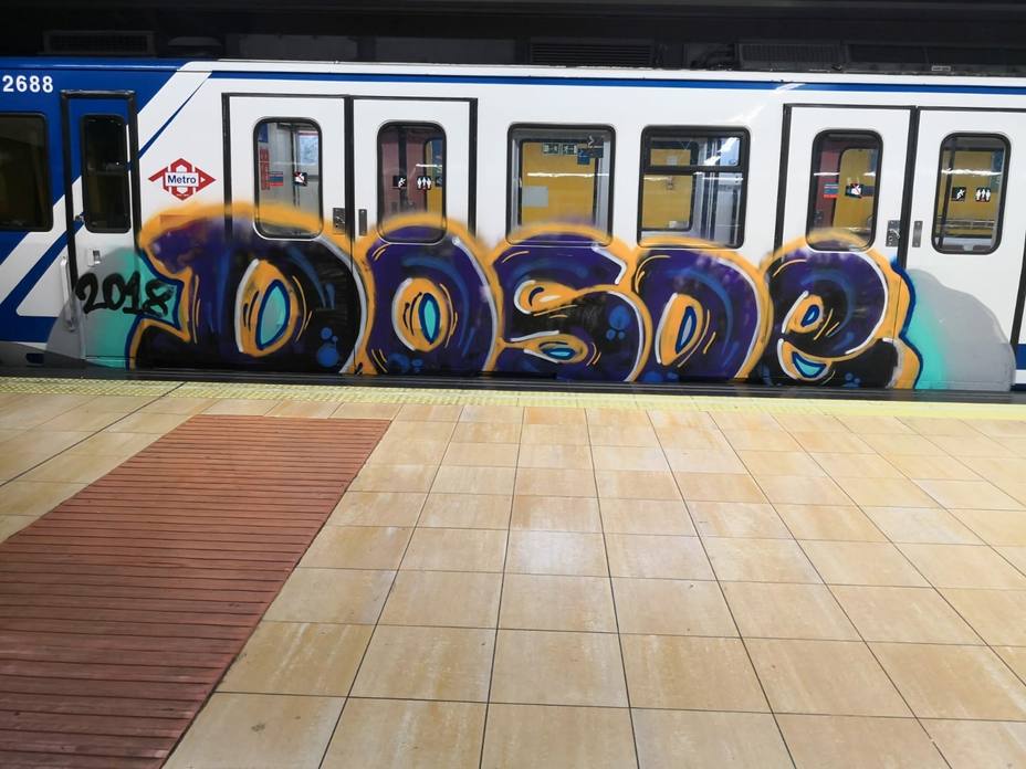 La Policía detiene a tres grafiteros que pararon anoche un tren de Metro de Madrid