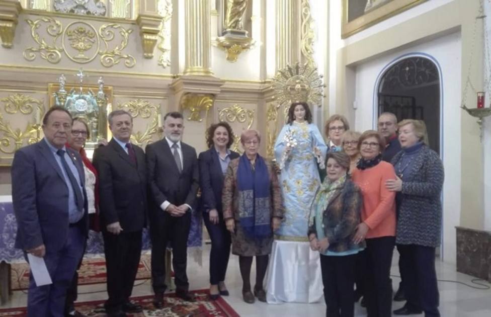 La Comunidad entrega a la parroquia de Churra la imagen ya restaurada de la Virgen de la Encarnación