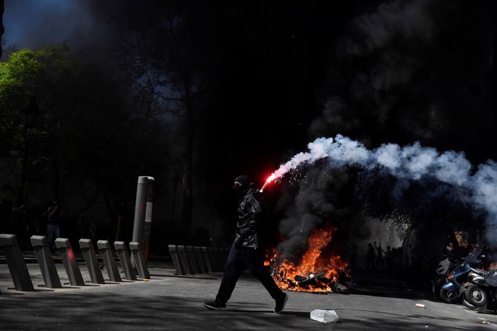 Jornada de violencia en Francia: 249 chalecos amarillos detenidos y 14 policías heridos
