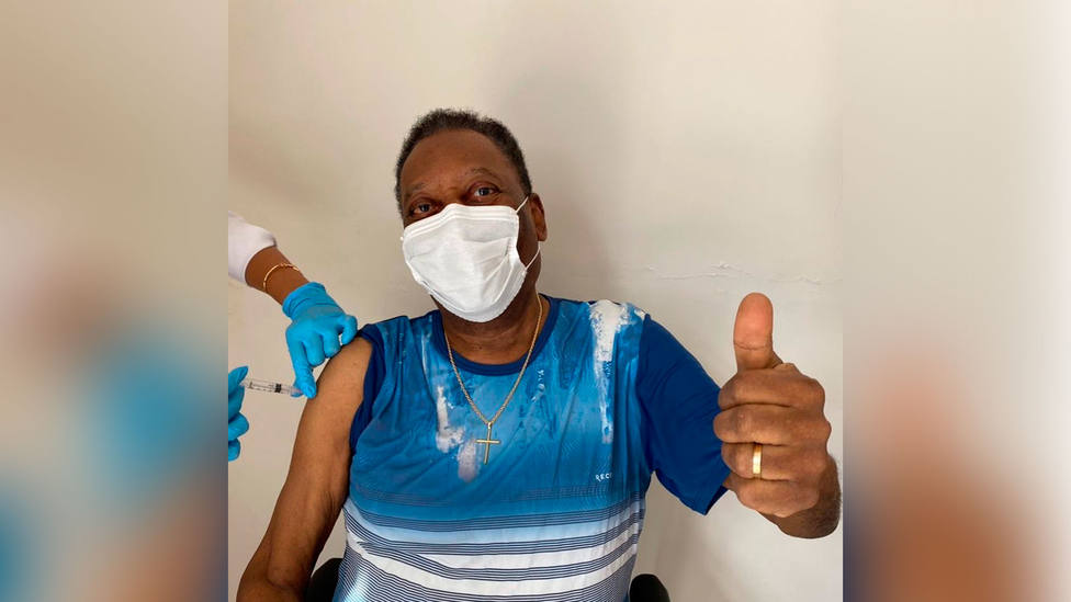 Pelé recibe la primera dosis de la vacuna contra el coronavirus (Instagram de Pelé)