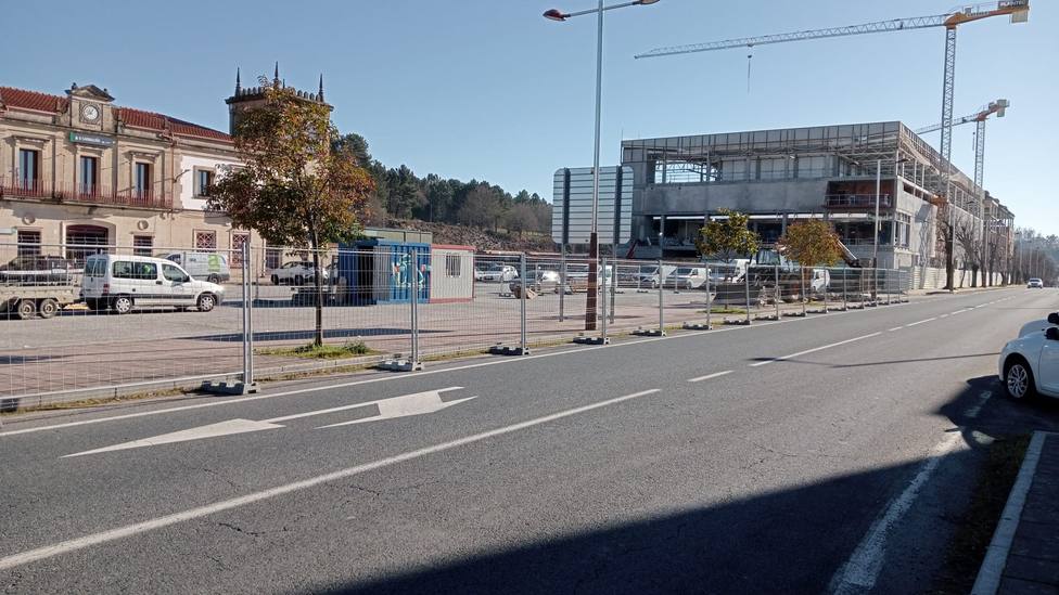 A Xunta comeza as obras da nova parada de autobús intermodal na estación de ferrocarril do Carballiño, que suporá un investimento de preto de 170.000 €